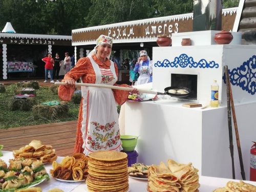 Кечкенәдән, гаиләдән сеңеп калган гореф-гадәтләр озата бара