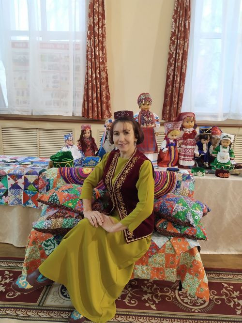 Кечкенәдән, гаиләдән сеңеп калган гореф-гадәтләр озата бара