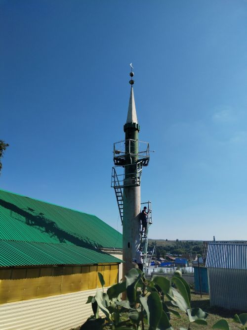 Керкәле авылының мәчет манарасын буяганнар