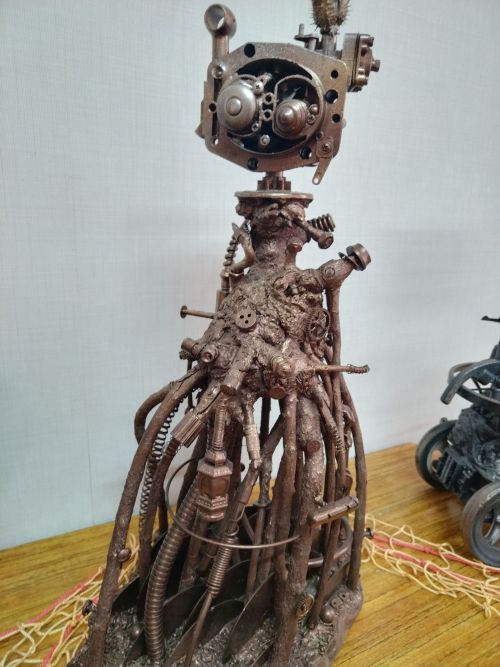 Лениногорскиның Туган якны өйрәнү музеенда рәссам-фантаст Евгений Завитневичның күргәзмәсе ачылды (+фотолар)