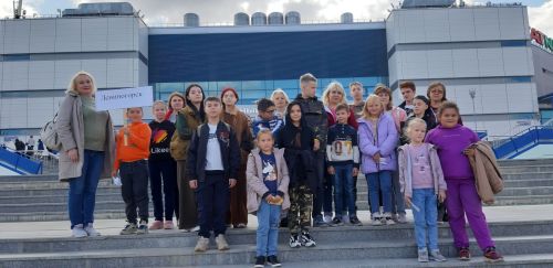 Лениногорскидан мобилизацияләнгәннәрнең гаиләләре Плющенконың боз тамашасын карадылар