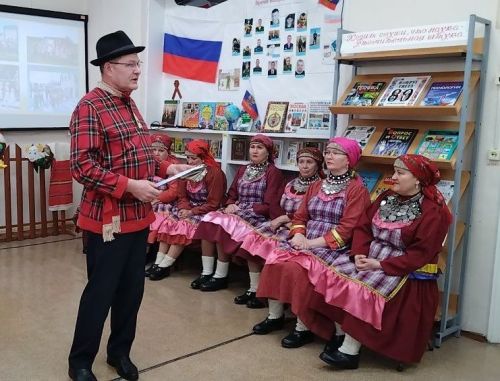 Лениногорск укучылары керәшен халкының йолалары белән танышты, шишәрәдән авыз итте (+фотолар)
