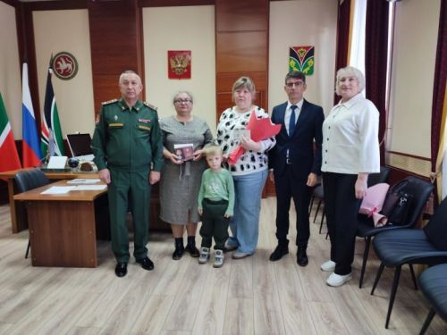 Махсус хәрби операциядә катнашучы Лениногорск хәрбиләренә дәүләт бүләкләре бирелде