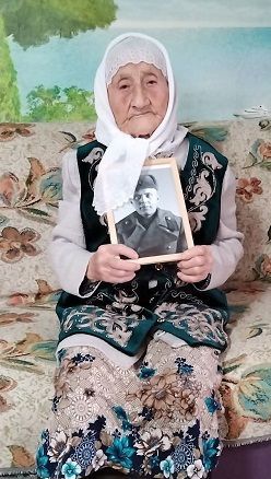 Сугышлы авылында Тәскирә әби Сәфәргалиева 100 яшьлек юбилеен билгеләп үтте (+ фотолар)