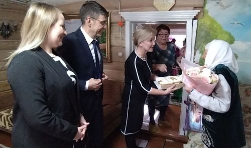 Сугышлы авылында Тәскирә әби Сәфәргалиева 100 яшьлек юбилеен билгеләп үтте (+ фотолар)
