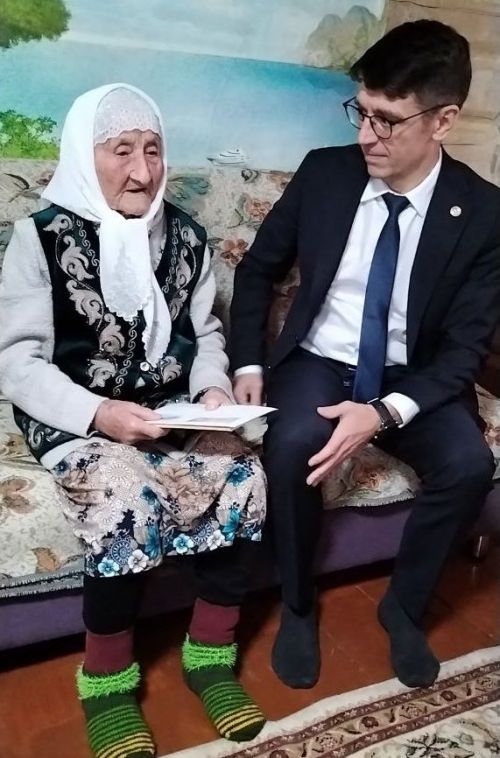 Сугышлы авылында Тәскирә әби Сәфәргалиева 100 яшьлек юбилеен билгеләп үтте (+ фотолар)