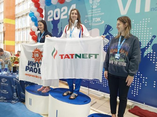 “Юбилейный” бассейны тренерлары  яшь спортчыларга лаеклы үрнәк күрсәтте