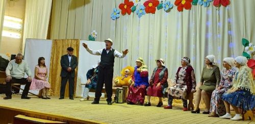 Шөгер халык театры Яңа Иштирәкне спектакль белән сөендерде (+фотолар)