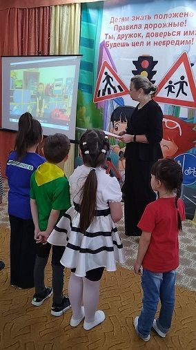 Лениногорск гаиләләре юл йөрү кагыйдәләренә багышланган конкурста катнашты (+фотолар)