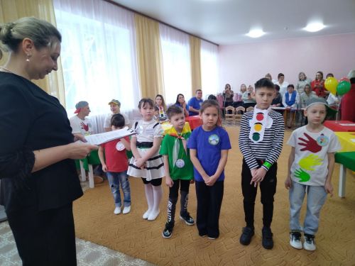 Лениногорск гаиләләре юл йөрү кагыйдәләренә багышланган конкурста катнашты (+фотолар)