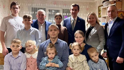 Күпбалалы Борзовлар гаиләсендә - кунакта
