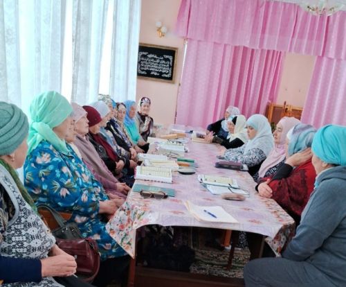 Зәй-Каратай авылында Рамазан аеның бер көнен Коръән укуга багышладылар
