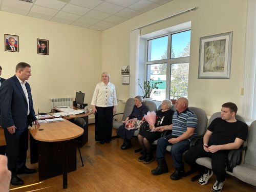 Лениногорскилыларга хәрби хәрәкәтләр ветераны таныклыгы һәм орденнар тапшырдылар (+ фотолар)