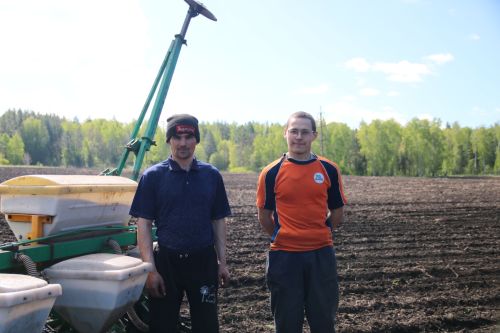 Районда язгы чәчүдә  «Маркс» хезмәтчәннәре сынатмый
