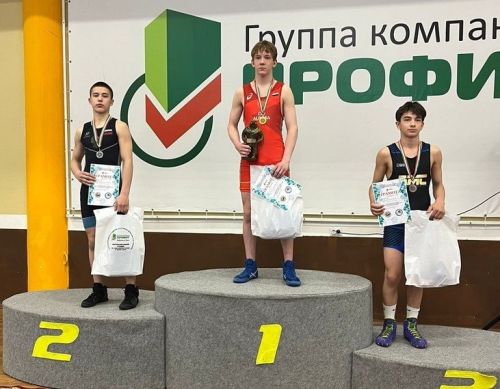 Лениногорск грек-рим көрәшчеләре медальләр яулап кайты