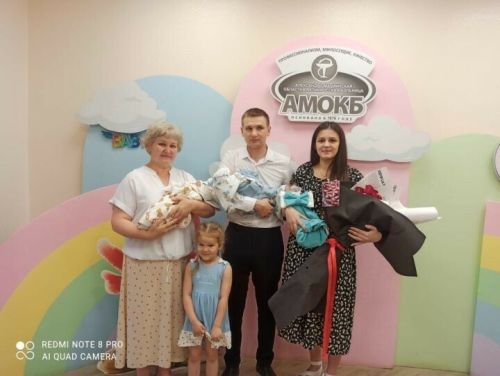 Федотовкада яшәүче Григорьевларның улы гаиләсендә өч игезәк туган