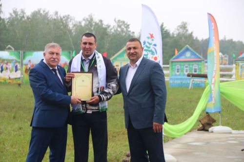 Лениногорск Сабан туенда авыл хуҗалыгы алдынгыларын хөрмәтләделәр (+ фотолар)