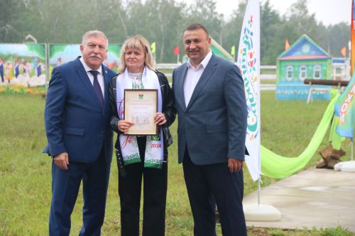 Лениногорск Сабан туенда авыл хуҗалыгы алдынгыларын хөрмәтләделәр (+ фотолар)