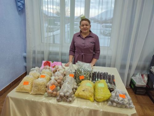 Куакбаш авыл җирлегендә узган җыенда җирле җитештерүчеләрнең продукциясе, кул эшләре тәкъдим ителде (+фотолар)