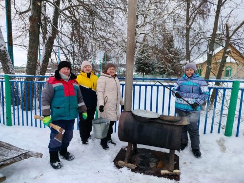 Урдалылар окоп шәмнәре ясады