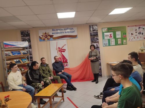 Кайсы чорда да батырлык үрнәге – мөһим: Куакбаш авылы китапханәсендә Ватанны саклаучылар елын ачтылар (+ фотолар)