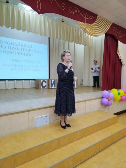 Лениногорскиның 7нче мәктәбендә телләр проблемасы хакында фикер алыштылар, укучылар фәнни эш яклады