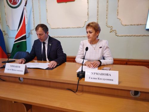 Шәһәр һәм район Советлары сессиясендә Лениногорск районының Бөек Ватан сугышы ветераннарына “Мактаулы гражданин” исеме бирелү мәсьәләсе каралды