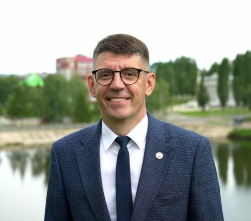 Лениногорск шәһәре һәм районының олы буын халкын район башлыгы Марат Гирфанов котлый