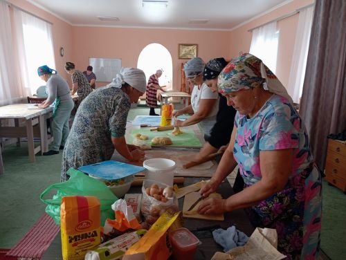 Юлтимер һәм Сугышлы авылы апалары тиз вакыт эчендә хәрби операциягә токмач кисеп озатты