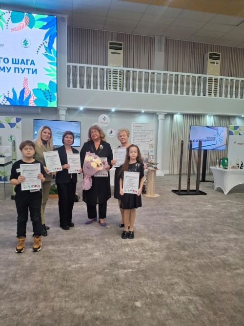 Лениногорскиның мәктәп укучылары чисталык өчен җиң сызганып тырышканнар