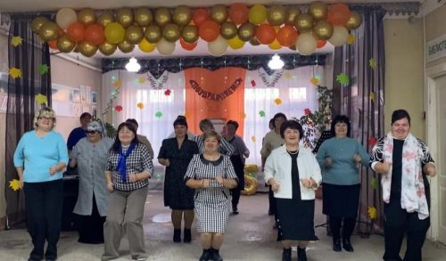 Яңа Иштирәк авылы мәдәният йортында  укытучылар бәйрәмен билгеләп үттеләр (+фотолар)