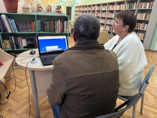 Элек хөкем ителгән Лениногорск пенсионерын дәүләт хезмәтләреннән файдаланырга өйрәттеләр