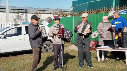 Урдалы авылында Совет урамында бәйрәм оештырдылар (+фотолар)