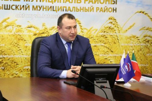 Актаныш районы башлыгы урынбасарын коррупциядә шикләнеп тоткарлаганнар