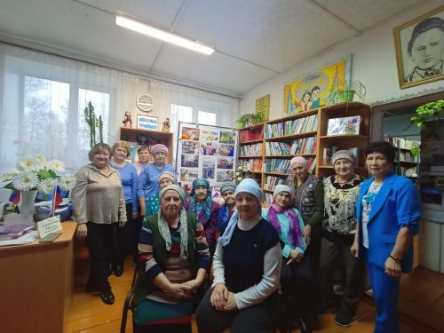 Урмышлы авылы китапханәсендә әниләргә багышланган әдәби чара үтте