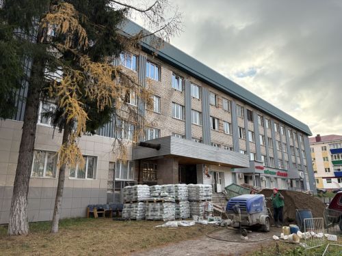 Лениногорскида элеккеге балалар поликлиникасы бинасын тулай торак итеп ремонтларга җыеналар