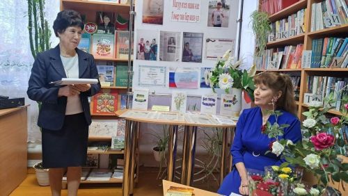 Урмышлы авылы китапханәсендә якташ шагыйрә Мөхлисә Фәрзетдинова-Кәримова белән очрашу узды