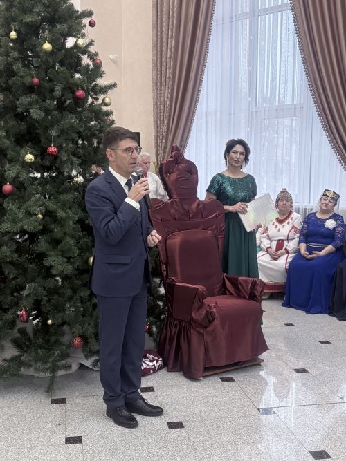 Лениногорскида беренче тапкыр олы яшьтәгеләр өчен яңа ел тамашасы узды