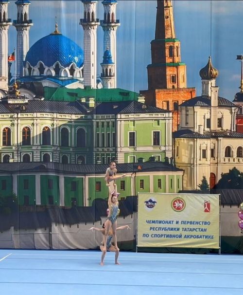 Лениногорскиның 7нче мәктәп укучысы акробатика буенча Татарстан җыелма командасына керде