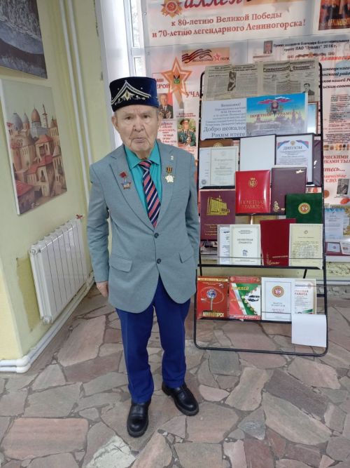 Лениногорскида хөрмәткә ия шәхес – Марс Исхаковны 85 яше белән котладылар