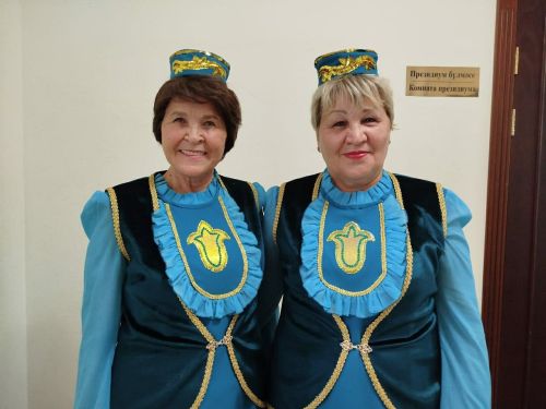 Лениногорскида яшәүче Гүзәлия Фәзуллина лаеклы ялга чыккач та җырларга дип, үзенә сүз куйган һәм сүзендә тора да