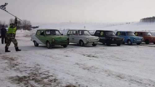 Керкәле авылында “Запорожец” машиналарында узган ярышта барлык призлы урыннарда – лениногорскилылар