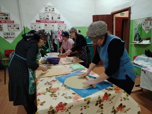 Федотовка авылы хәрби операциядәгеләр өчен токмач кисеп җибәрде