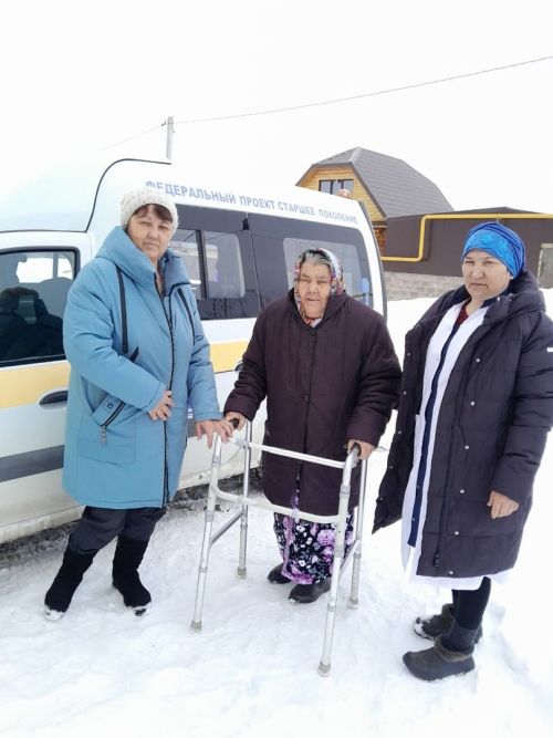 Лениногорскида авыл җирендә яшәүче 65 яшьтән өлкәннәрне диспансеризация узарга алып киләләр