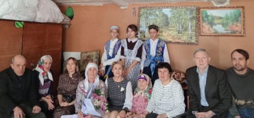 Түбән Чыршылы авылыннан Гасимә әби Әүхадиева 100 яшен тутырды