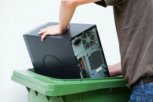 Юрист нинди чүп-чар өчен 3 мең сумга кадәр штраф янавын сөйләде