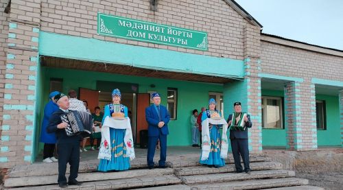 Яңа Иштирәк авылында «Авылым гүзәллеге» марафонында җиңүче һәм финалистларны Казаннан килеп бүләкләделәр (+фотолар)