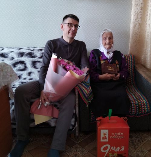Лениногорскида яшәүче Халидә Әхмәтҗанова сугыш елларында хәрби заводта эшләгән