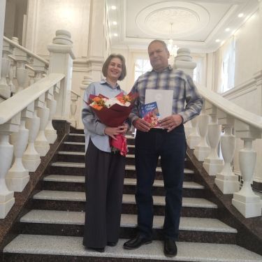 Лениногорск ЗАГС бүлегендә 100нче пар «Безнең геройларга» акциясендә катнаштылар