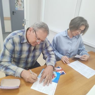 Лениногорск ЗАГС бүлегендә 100нче пар «Безнең геройларга» акциясендә катнаштылар